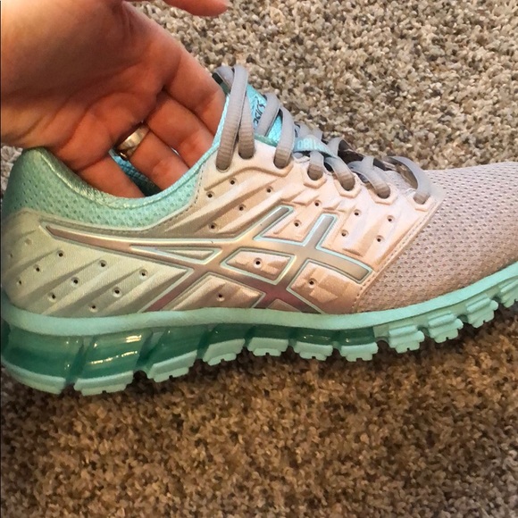 ASICS - Picture 4 of 5